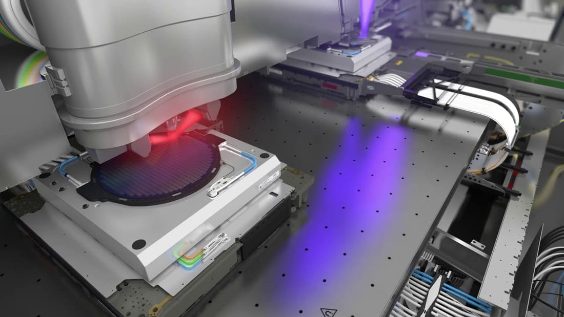 ASML — единственная компания, производящая EUV-литографические машины стоимостью 200 миллионов долларов